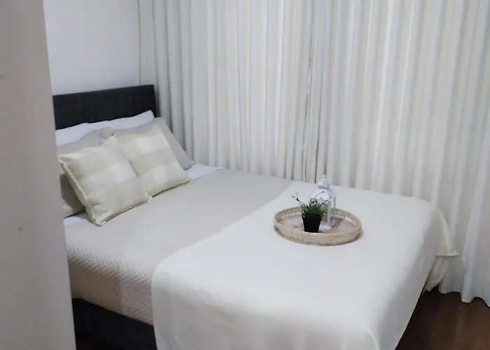 Elegant And Centrally-located In Apartment *